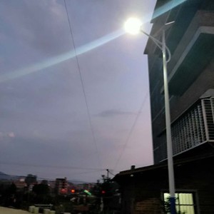 农村太阳能路灯在福建省泉州市安溪县已组装结束