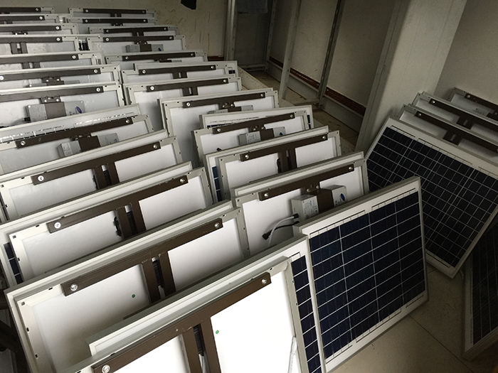 太阳能路灯安装_凤凰联盟太阳能技术人员_贵州印江太阳能路灯